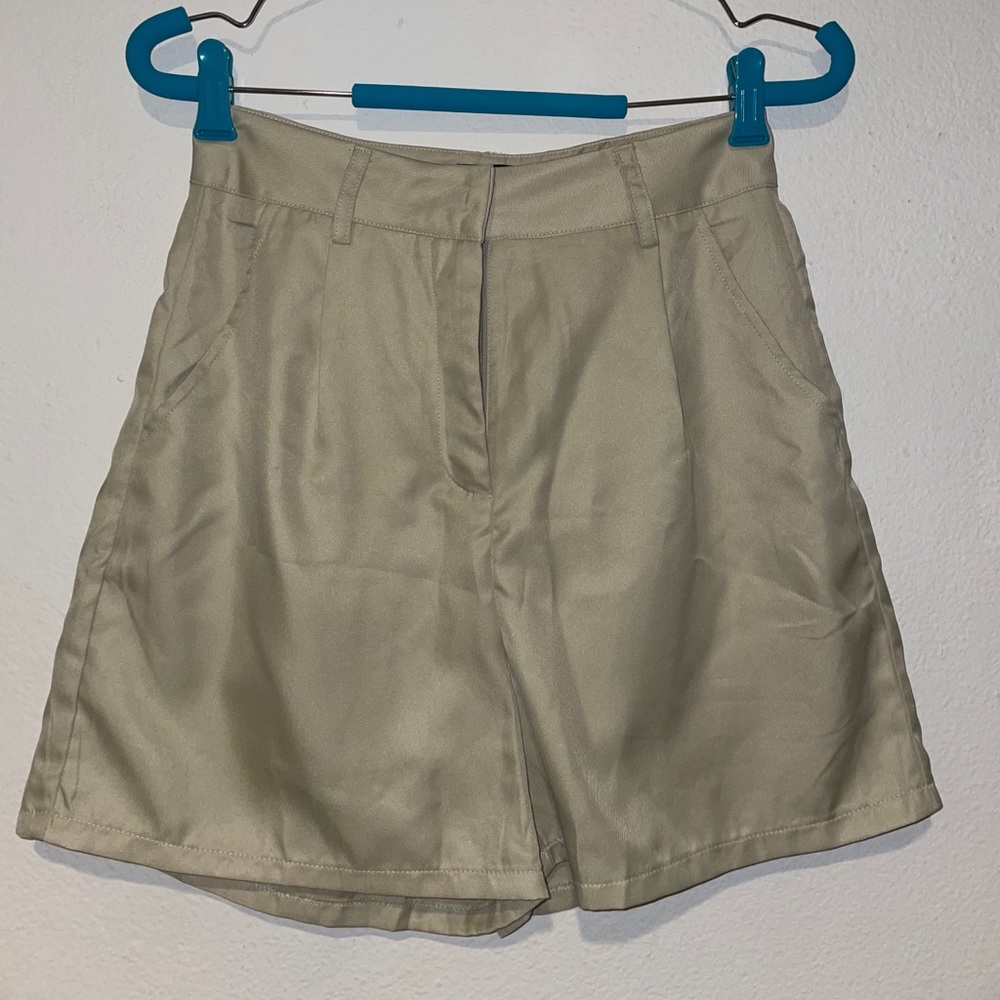 Beige shorts